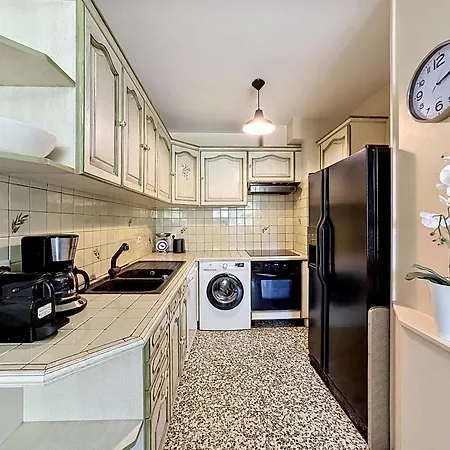 Grand Proche Avec Wifi Apartment